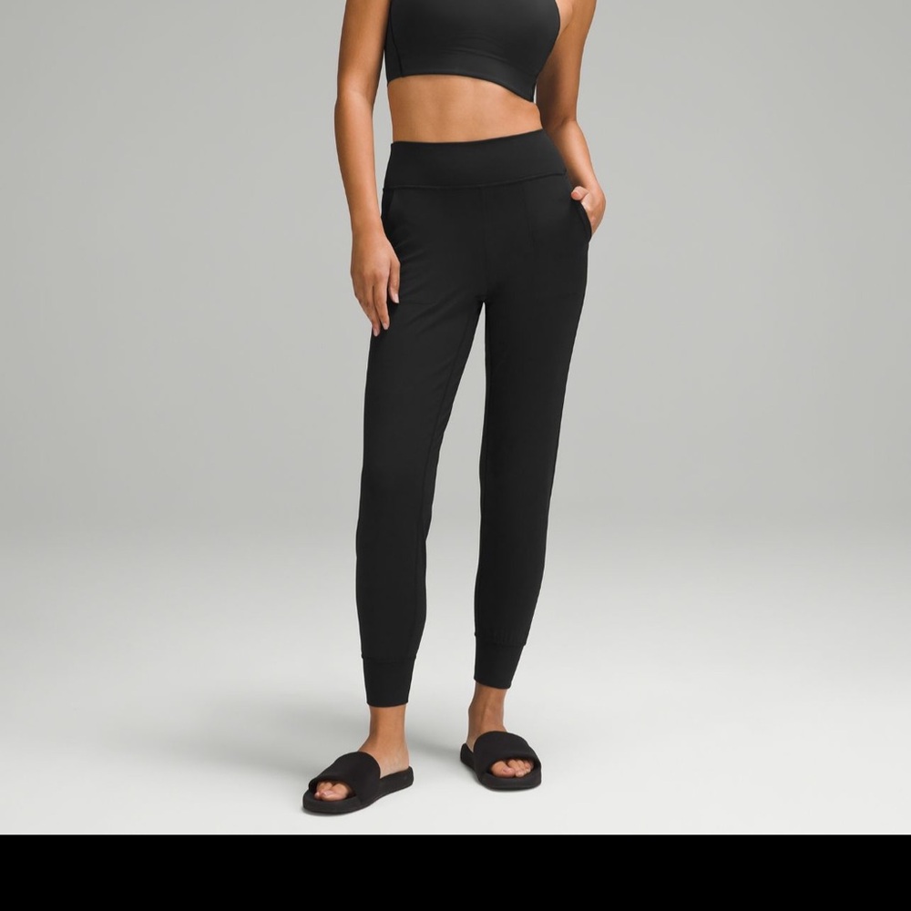 Lululemon align high rise jogger size 4